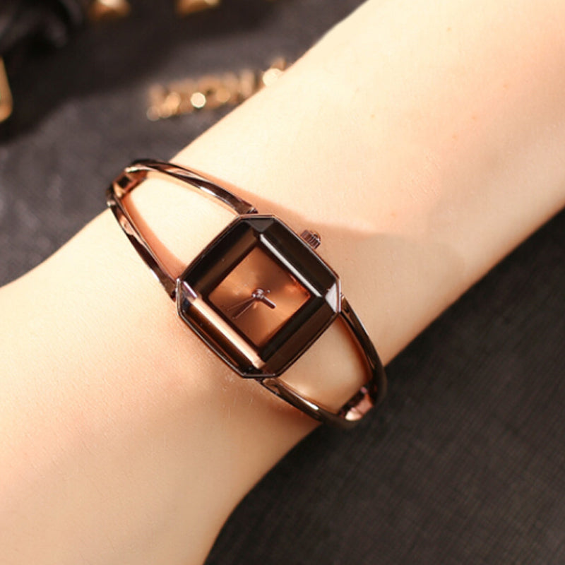 ⏳Spécial à durée limitée⏰Montre quartz minimaliste à cadran carré⌚