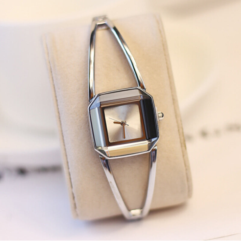 ⏳Spécial à durée limitée⏰Montre quartz minimaliste à cadran carré⌚